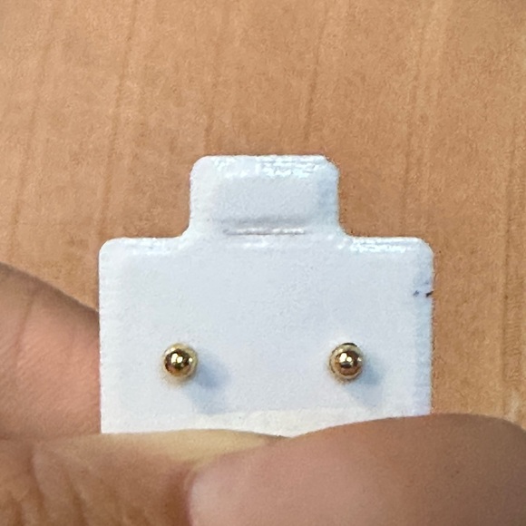 10KT mini Gold medusa Head Stud Earrings - Picture 3 of 3